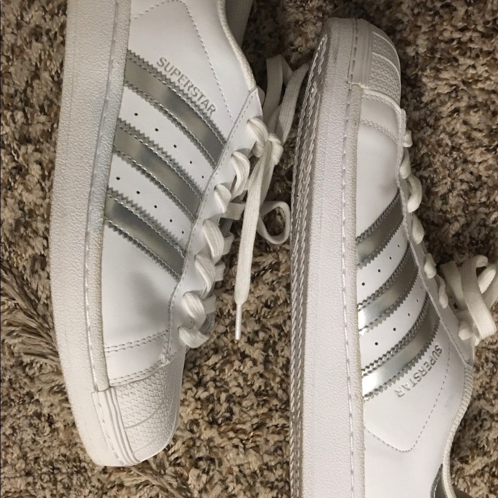 Adidas Superstar in White/Silver Leather - Sz 10M (Worn 1 time) EUC !! - Picture 5 of 13
